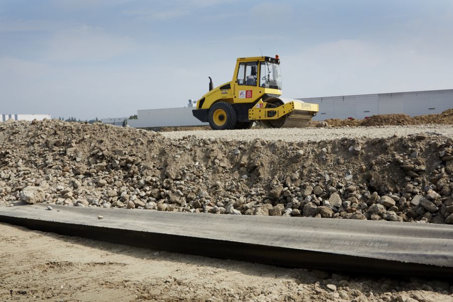 Woven geotextile in civil engineering